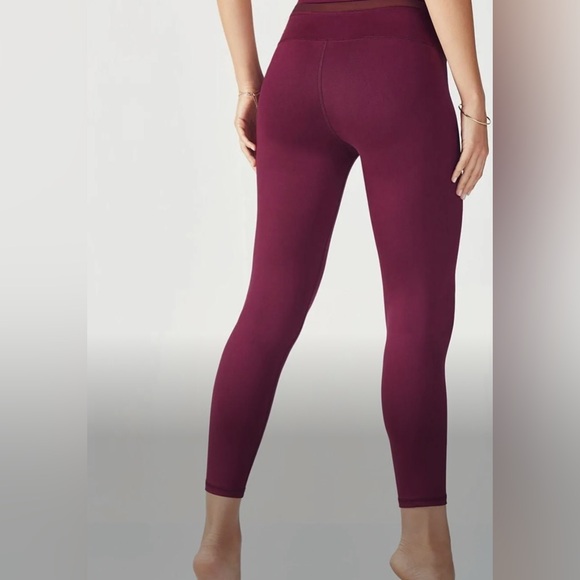 Fabletics NWT $55 Darby High-Waisted 7/8 Leggings Deep Plum XS high waist - Picture 2 of 10